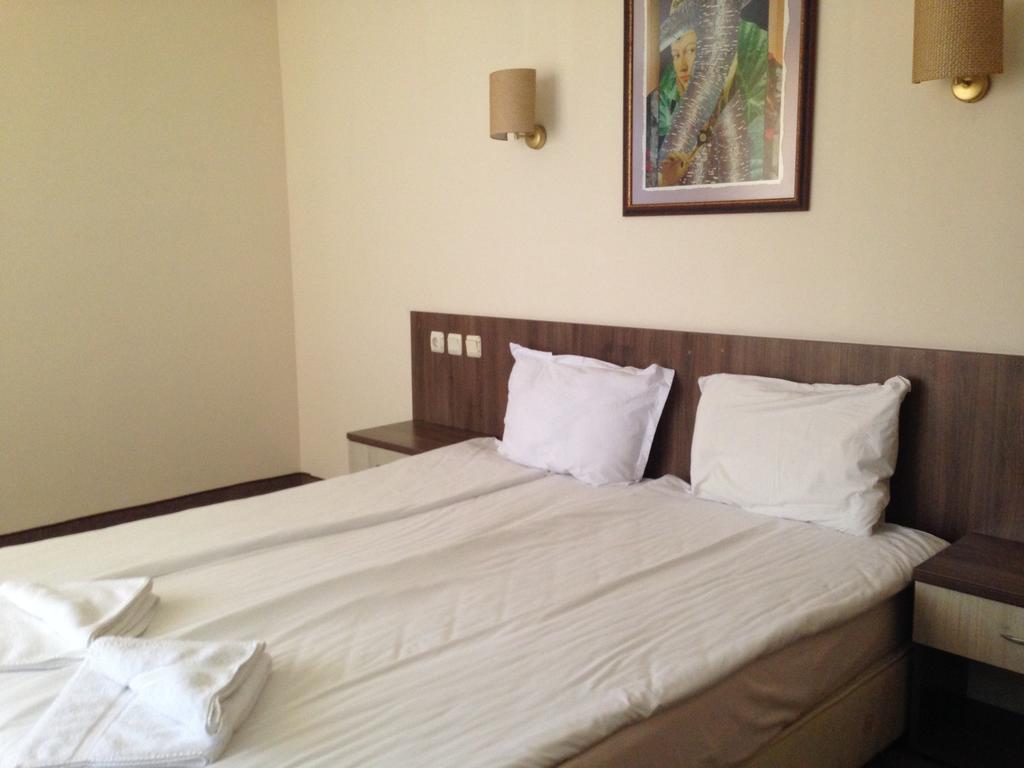 Hotel Laguna ロゼネッツ エクステリア 写真